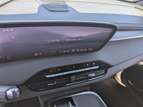 Used 2025 Buick Enclave Sport Touring image 26