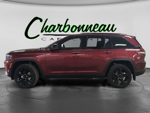 Used 2023 Jeep Grand Cherokee Altitude AWD/4WD image 2