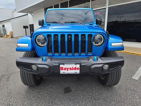 Used 2023 Jeep Wrangler Unlimited Sahara w/ Cold Weather Group AWD/4WD image 4