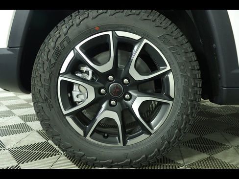 New 2026 Jeep Compass Trailhawk w/ Sun, Sound & Navigation Group image 14