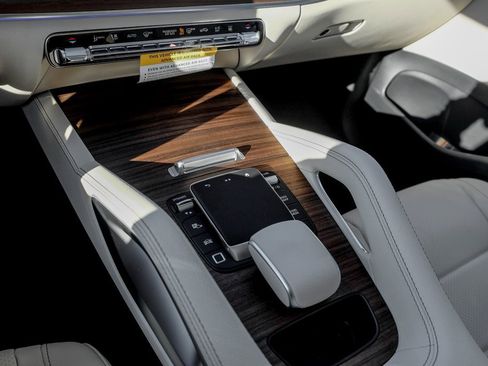 New 2026 Mercedes-Benz GLE 450e 4MATIC image 16