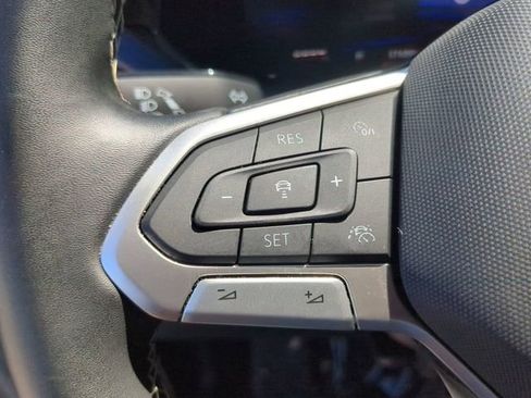 Certified 2023 Volkswagen Taos SE w/ Black Wheel Package image 25