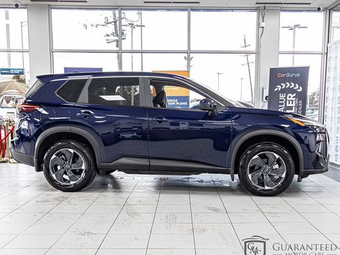 Used 2026 Nissan Rogue SV AWD/4WD image 9