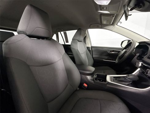 Certified 2025 Toyota RAV4 XLE FWD image 40