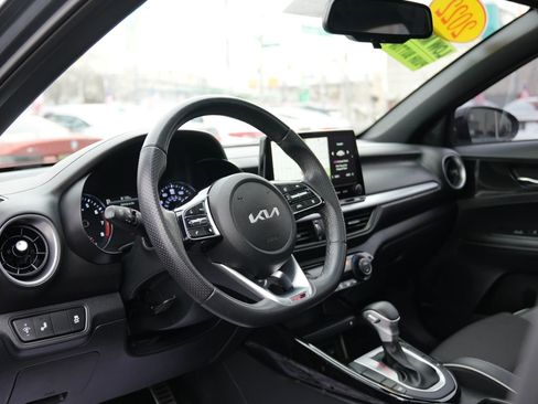 Used 2022 Kia Forte GT-Line w/ GT-Line Premium Package image 16