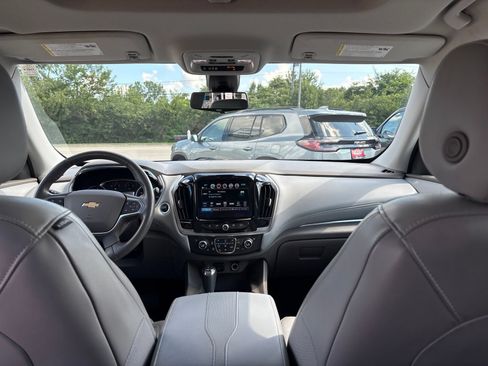 Used 2018 Chevrolet Traverse Premier w/ Driver Confidence II Package FWD image 26