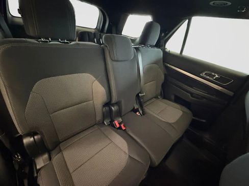 Used 2018 Ford Explorer XLT w/ Equipment Group 201A AWD/4WD image 19