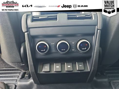Used 2020 Land Rover Defender 110 SE AWD/4WD image 22