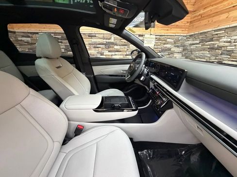 Certified 2025 Hyundai Tucson Limited image 14