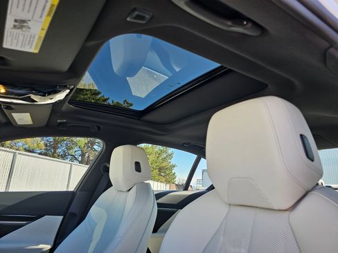 New 2025 BMW 530i xDrive image 27