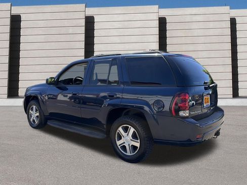Used 2008 Chevrolet TrailBlazer LT w/ Off-Road Package AWD/4WD image 3