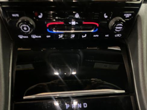 Used 2024 Jeep Grand Cherokee L Laredo AWD/4WD image 14