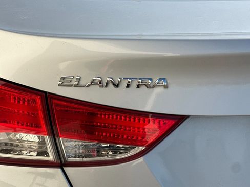 Used 2012 Hyundai Elantra GLS image 13