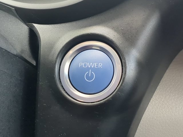 Certified 2024 Toyota Sienna XLE FWD image 35