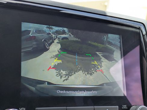 Used 2024 Nissan Frontier SV w/ Graphics Package AWD/4WD image 19