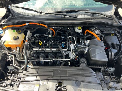 Used 2021 Ford Escape SE w/ SE Sport Appearance Package FWD image 34