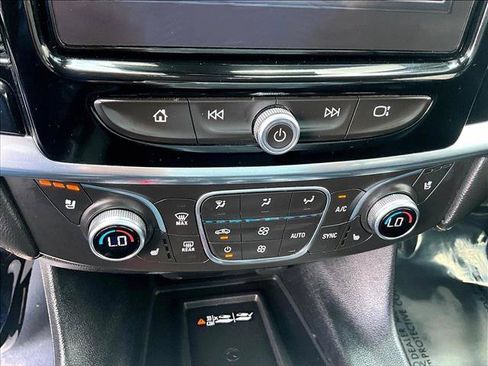 Used 2019 Chevrolet Traverse Premier w/ Driver Confidence II Package FWD image 23
