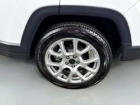 Used 2025 Jeep Compass Latitude w/ Altitude Special Edition AWD/4WD image 33