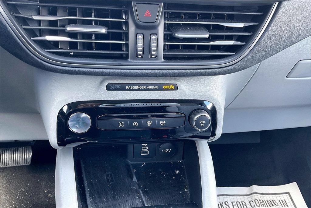Certified 2025 Ford Escape Active w/ Active Premium Tech Pack FWD image 30