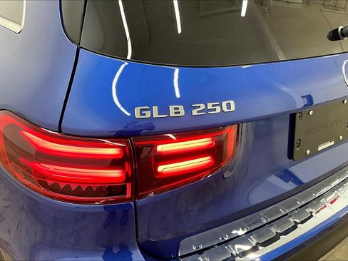 New 2025 Mercedes-Benz GLB 250 GLB 250 image 15