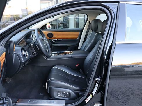 Used 2014 Jaguar XJ L Portfolio image 34