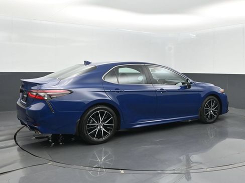 Used 2024 Toyota Camry SE w/ Convenience Package FWD image 8