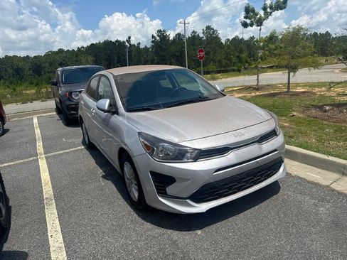 Used 2023 Kia Rio LX FWD image 3