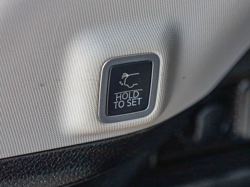 Used 2022 Jeep Grand Cherokee Limited image 35