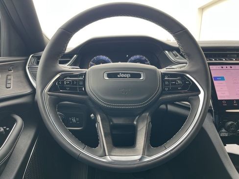 New 2025 Jeep Grand Cherokee L Overland w/ Luxury Tech Group IV image 12