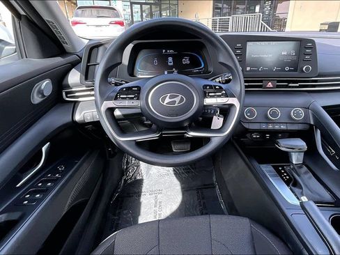 Used 2026 Hyundai Elantra SE w/ Cargo Package FWD image 8