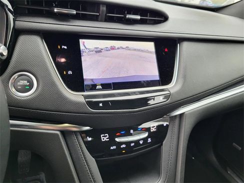 Used 2025 Cadillac XT5 Premium Luxury image 5