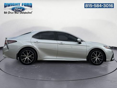 Used 2022 Toyota Camry SE w/ Cold Weather Package AWD/4WD image 6