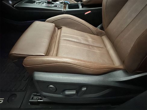 Used 2018 Audi Q5 2.0T Premium Plus w/ Premium Plus Package image 10