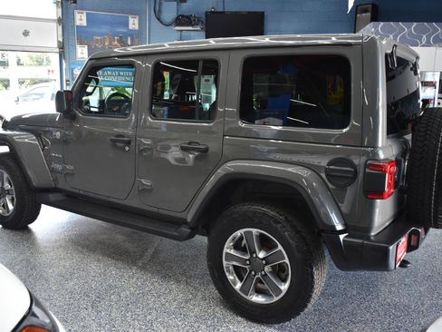 Used 2021 Jeep Wrangler Unlimited Sahara w/ LED Lighting Group AWD/4WD image 7
