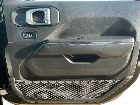 Used 2023 Jeep Wrangler Sahara image 16