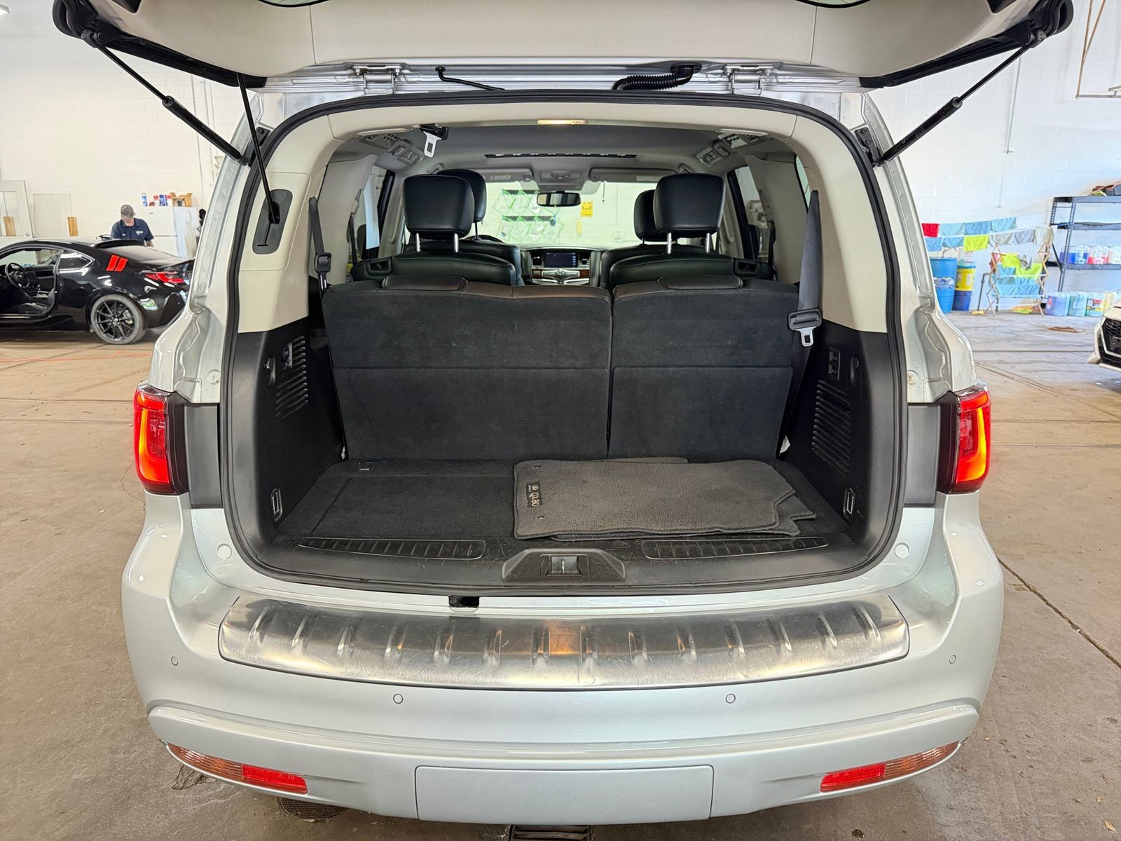 Used 2018 INFINITI QX80 4WD w/ Driver Assistance Package image 26