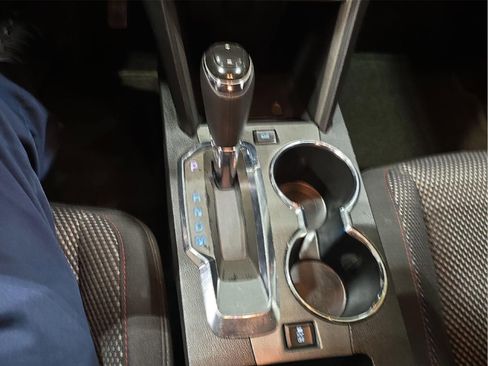 Used 2017 Chevrolet Equinox LT w/ Convenience Package image 15