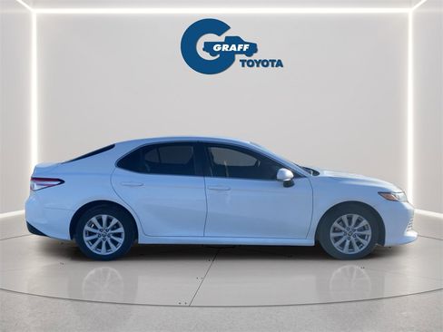 Used 2020 Toyota Camry LE image 7