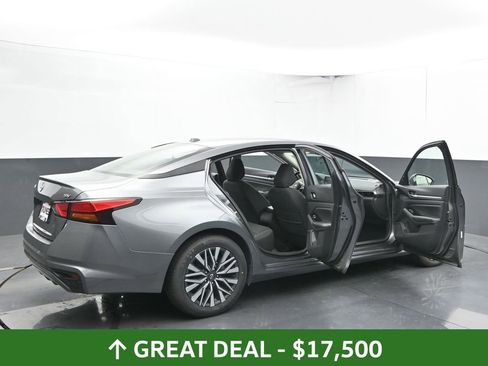 Used 2023 Nissan Altima 2.5 SV image 57