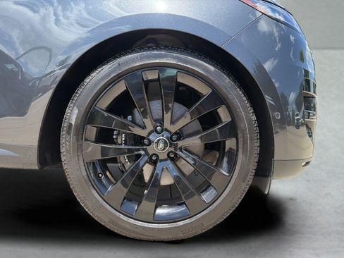 Used 2025 Land Rover Range Rover Sport SE AWD/4WD image 29