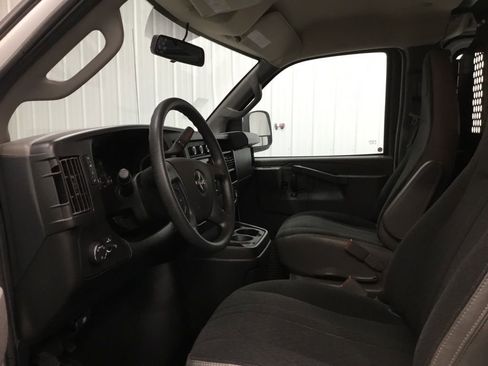 Used 2023 GMC Savana 2500 w/ Driver Convenience Package image 8