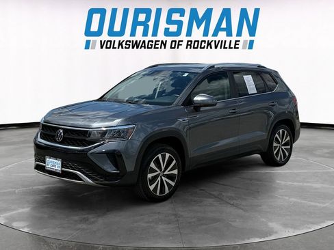 Used 2022 Volkswagen Taos SE AWD/4WD image 2