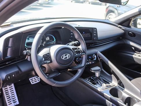 New 2026 Hyundai Elantra SEL Sport FWD image 24