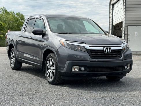 Used 2017 Honda Ridgeline RTS image 2