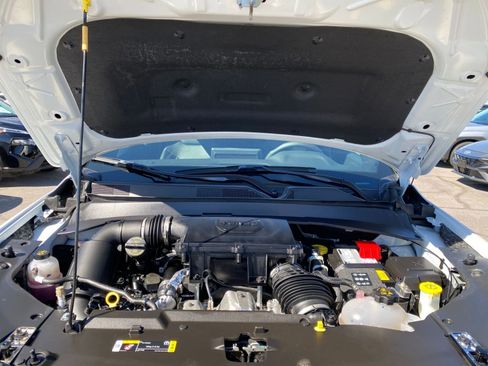 Used 2025 Jeep Compass Limited image 33