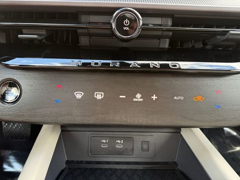 Certified 2025 Nissan Murano SV image 29