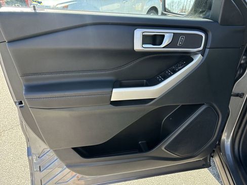 Used 2024 Ford Explorer XLT image 24