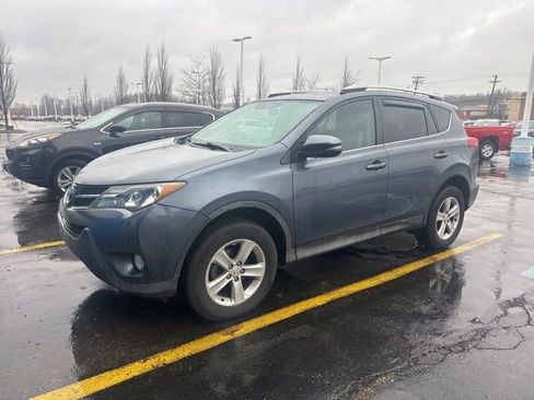Used 2013 Toyota RAV4 XLE image 9