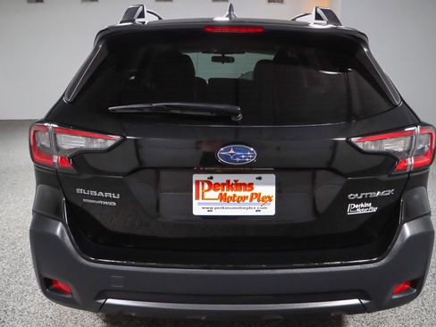 Used 2024 Subaru Outback Premium AWD/4WD image 8