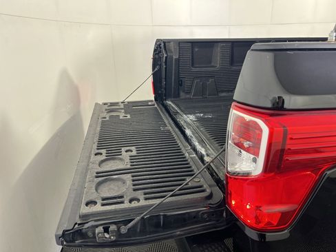 Used 2021 Nissan Titan S image 26